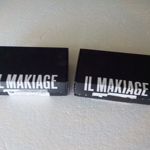 EYELINER/FOUNDATION SET - Picture 13 of 13